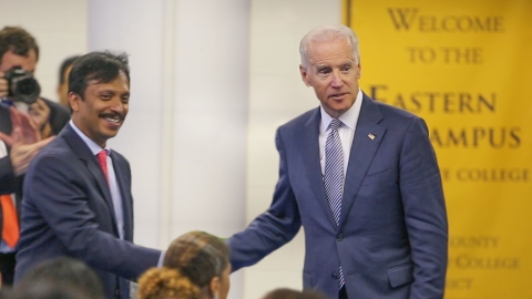 UST Global CEO Sajan Pillai welcomes Vice President Joe Biden to the Detroit class of Step IT Up America (Photo: Business Wire)