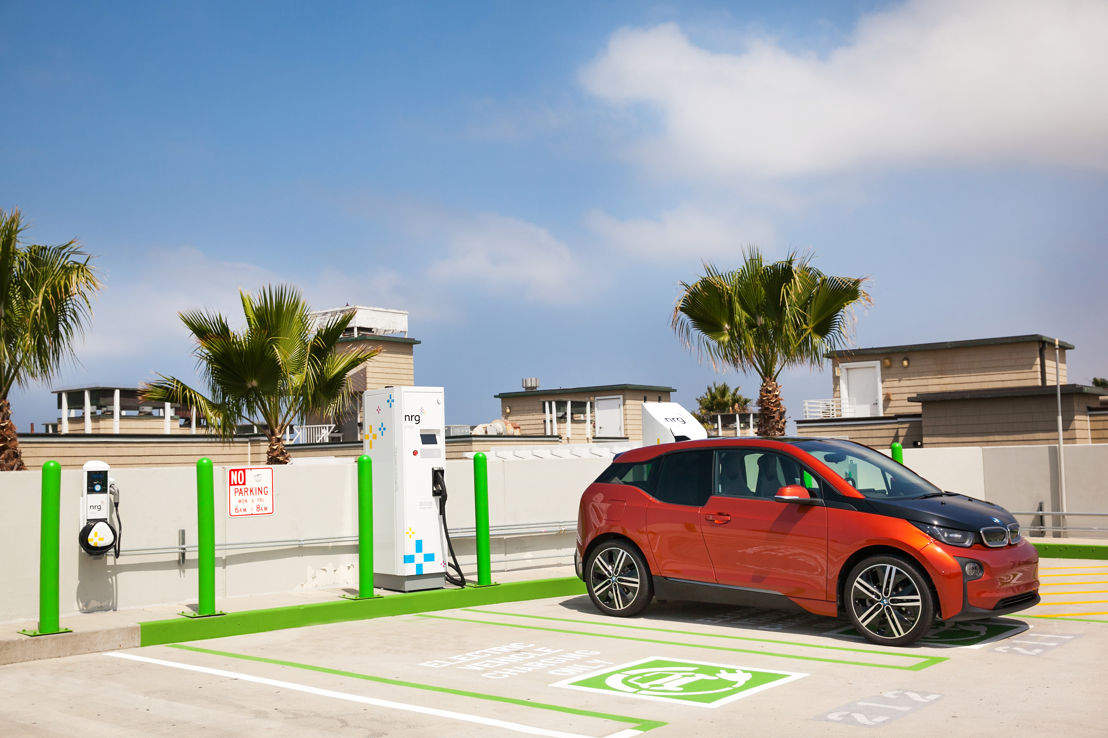 Public-Private Partnership between City of Hermosa Beach and NRG eVgo  Brings New Electric Car Fast-Charging Station to Popular California Beach  Destination