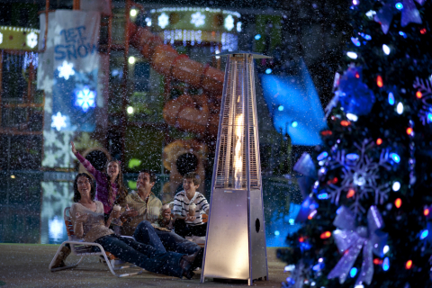 Snow begins falling at the Nickelodeon Suites Resort in Orlando on November 21, 2014. (Photo: Business Wire)