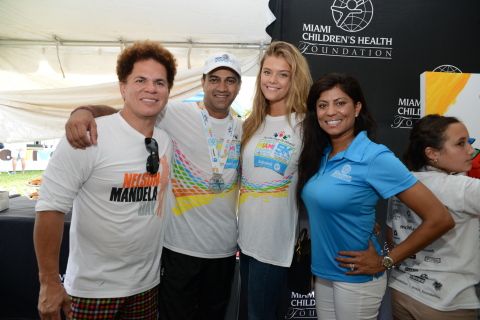 Romero Britto, Dr. Narendra Kini (president and CEO of Miami Children's Hospital), Nina Agdal, Lucy Morillo (president and CEO of Miami Children's Hospital). (Photo: Business Wire)