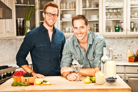 Founders of VEEV Spirits® Courtney and Carter Reum Honored by Goldman Sachs for Entrepreneurship (Photo: Business Wire)
