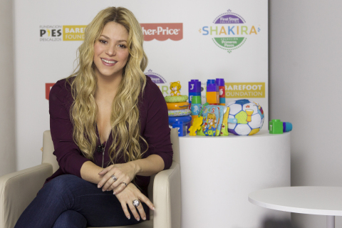 Madre, filántropa y estrella mundial, Shakira colabora con Fisher-Price para sacar una nueva línea de juguetes para el desarrollo infantil. (Photo: Business Wire)