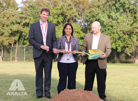 Pictured Left to Right: Gilles Georges, Axalta’s Powder Coatings Business Director in North America; Josselyn Rosario, Axalta's Houston Plant Manager and Randall Willis, Axalta's Director of N. America Operations and Supply Chain (Photo: Business Wire)