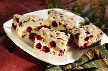 Cranberry Nut Bars are a great way to enjoy the season’s finest fruit. Find other top-rated recipes and a $1 off Ocean Spray® Fresh Cranberries coupon at OceanSpray.com. (Photo: Business Wire)