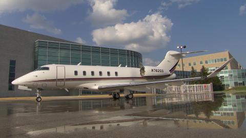 NetJets Signature Series Challenger 350 (Photo: Business Wire)