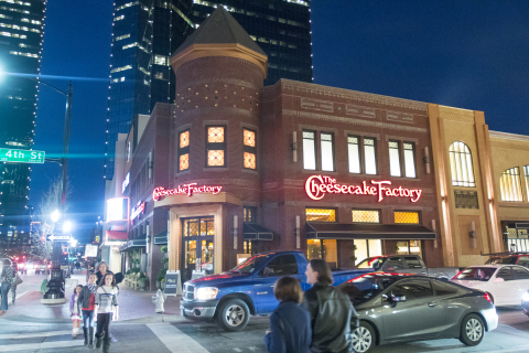 The Cheesecake Factory® opened its first location in Fort Worth, Texas today located within Sundance Square, a successful mixed-use development of restored turn-of-the-century buildings and urban skyscrapers with brick-lined streets filled with restaurants, entertainment, retail, office, and residential elements. (Photo: Business Wire)