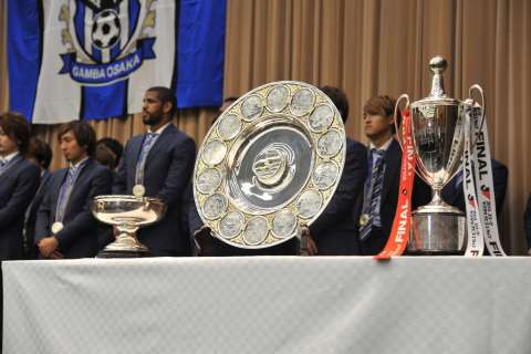 Triple Crown trophy (from left) Emperor's Cup, J-League, Yamazaki Nabisco Cup (Photo: Business Wire)