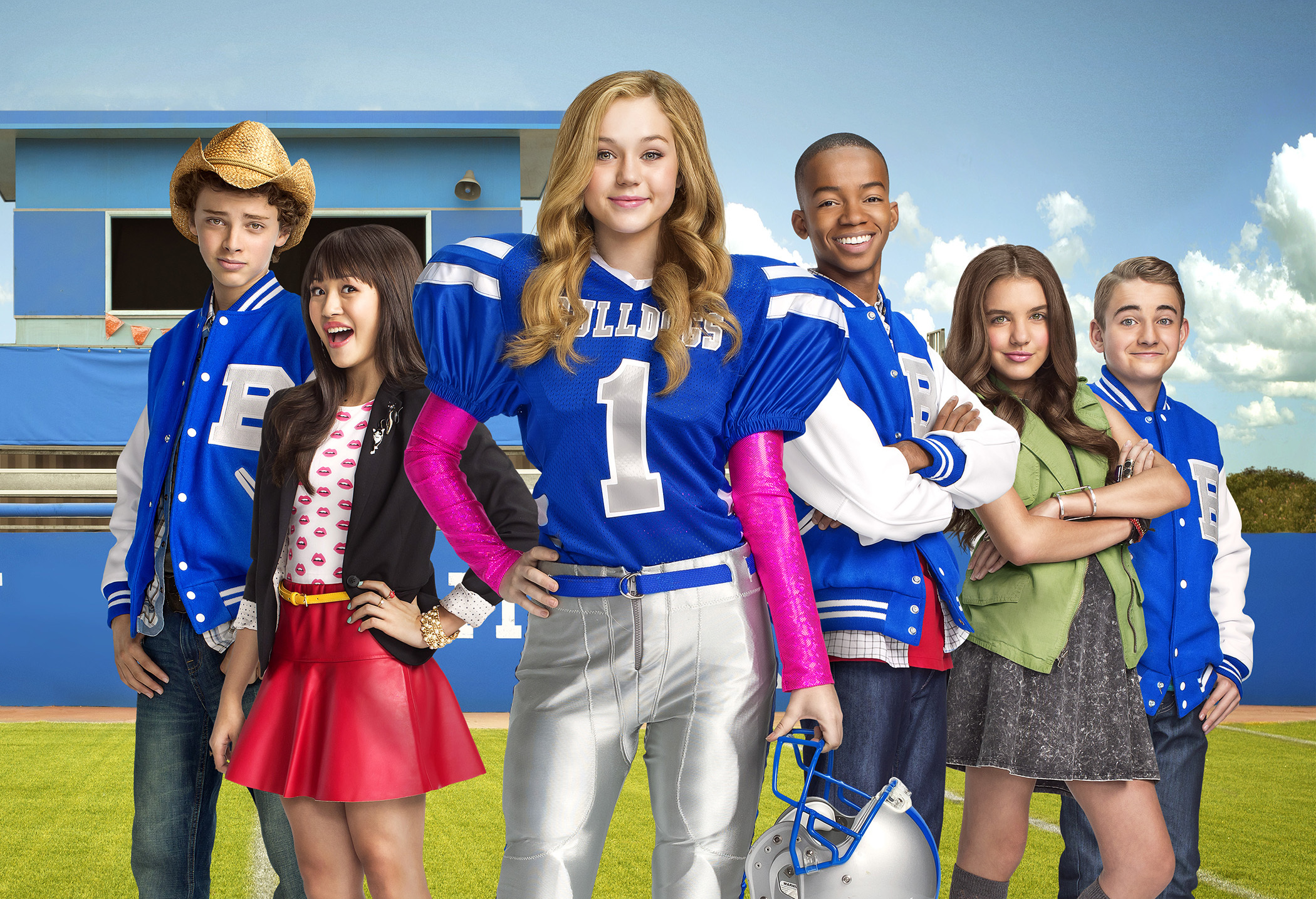 Nickelodeon Premieres a New Live-Action Comedy Series That Follows One  Girl's Dream from the Sideline to the Gridiron in Bella and the Bulldogs,  Saturday, Jan. 17, at 8 P.M. (ET/PT)