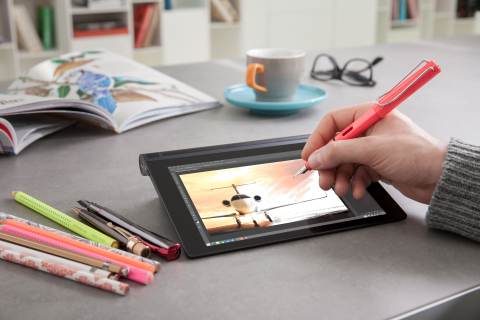 YOGA Tablet 2 with AnyPen (Photo: Business Wire)