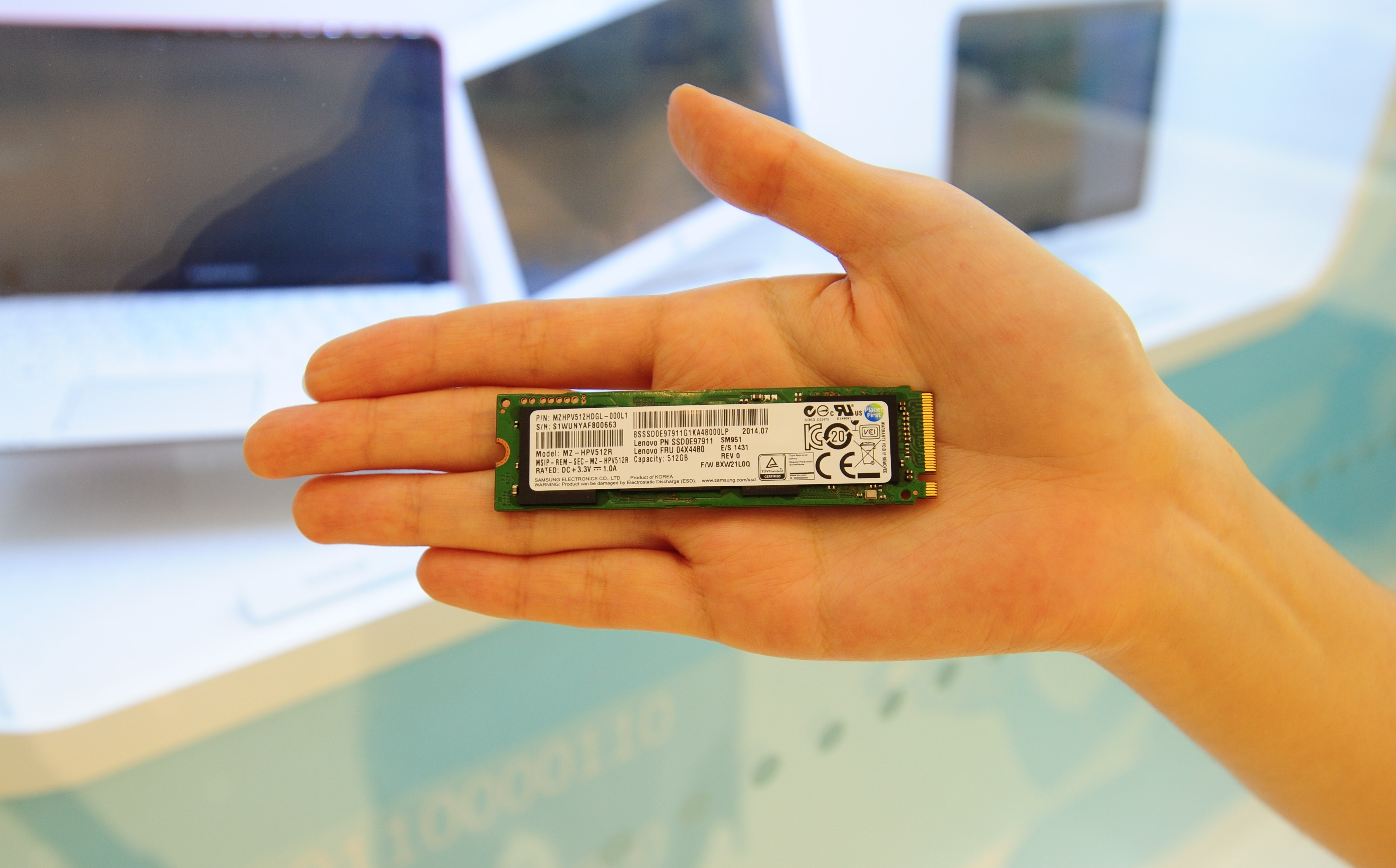Samsung Electronics Now Mass Producing an Extremely Fast, Low-powered PCIe  SSD for Today's Notebook PCs