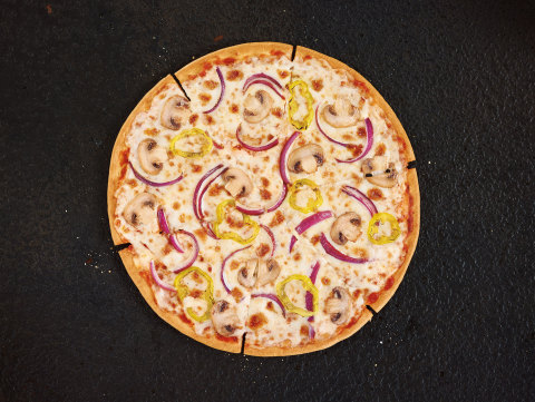Pizza Hut(R) gluten-free pizza (Photo: Business Wire)