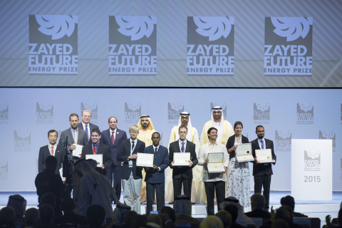 (R-L, back row), HE Dr Sultan Ahmed Al Jaber, HH General Sheikh Mohammed bin Zayed Al Nahyan Crown Prince of Abu Dhabi and Deputy Supreme Commander of the UAE Armed Forces, HH Sheikh Mohammed bin Rashid Al Maktoum Vice-President Prime Minister of the UAE and Ruler of Dubai, HE Abdel Fattah El-Sisi President of Egypt and Al Gore, Former Vice President of the United States. (Front row, L-R) Yoshihiko Yamada of Panasonic, Jesse Moore M-KOPA Solar, a representative from Munro Academy in Canada, student representatives from Waterford Kamhlaba United World College of Southern Africa in Swaziland, a representative from Petru Rares National College in Romania, Illac Diaz from Liter of Light, a representative from Melbourne Girls' High School in Australia, and Ibrahim Nadheem, from Addu High School in the Maldives. (Photo: Business Wire)