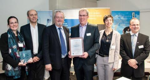 From left: Annick Pleysier, Regulatory Affairs Lead EMEA for Monsanto; Fritz Barth, Co-Chairman of the European Water Partnership; Marc Van Peel, Chair of the Antwerp Harbor; Frank Lingier, Plant Manager Monsanto Antwerp; Kathleen Goossens, ERM Principal Partner; and Wilfried Platteau, Lead Auditor at Vinçotte (Photo: Business Wire).
