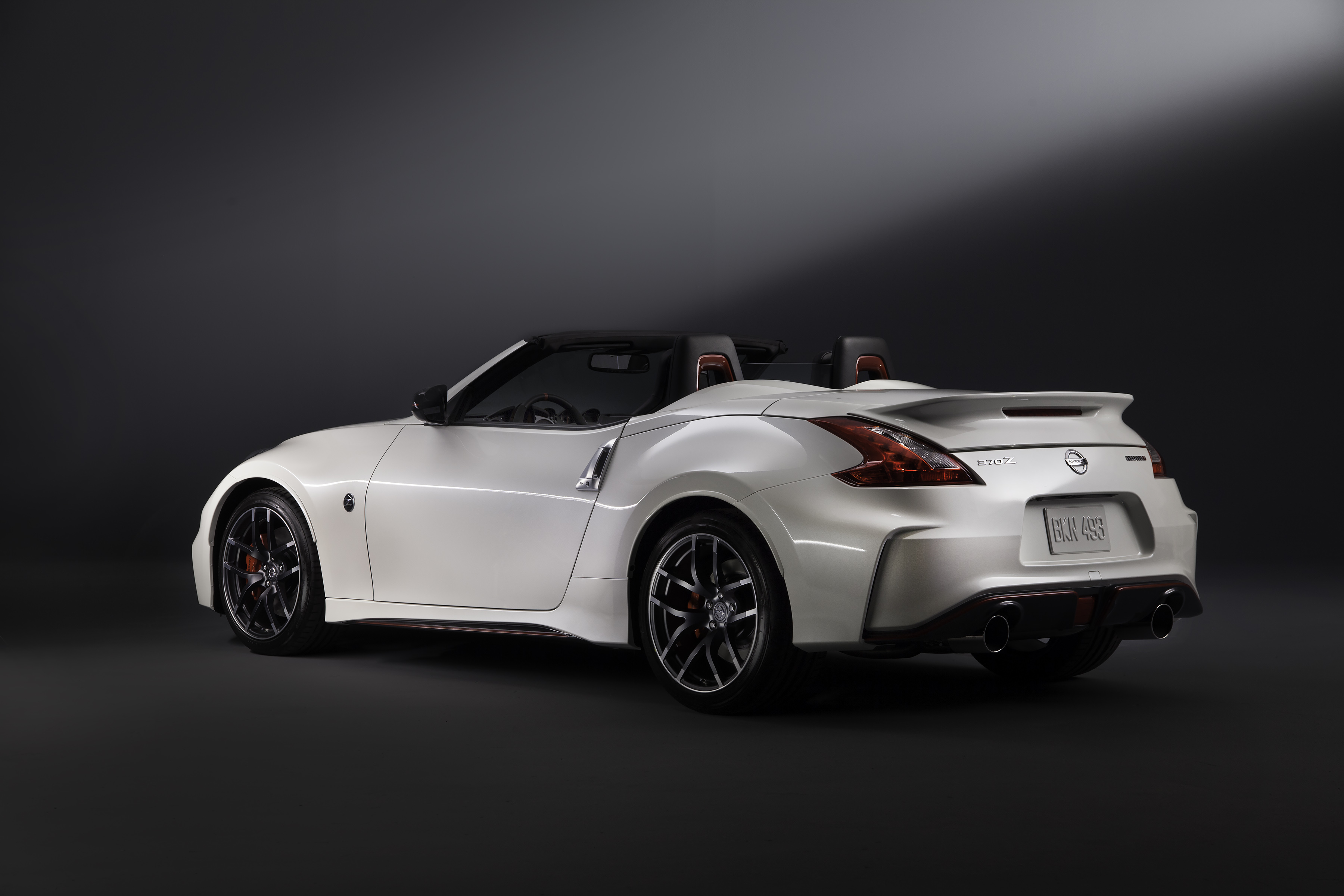 Nissan Debuts 370z Nismo Roadster Concept Gt R Lm Nismo