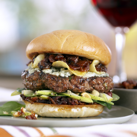 Michael Cohen from Los Angeles won the grand prize of the 2013 Sutter Home Build a Better Burger® Recipe Contest with the Chipotle Bacon Maple Jam Burger. (Photo: Business Wire)