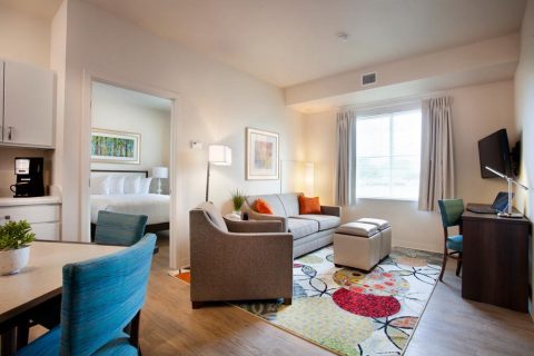 WaterWalk Hotel & Apartments is revolutionizing apartment living with an innovative franchise concept combining the services of a hotel with apartment livability and favorable financing. (Photo: Business Wire)