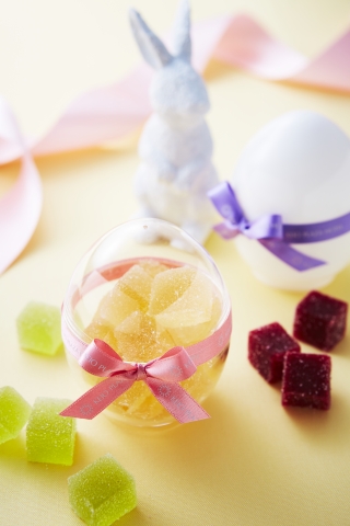 Celebrating the arrival of spring, "Food Boutique Poppins" offers various jellies contained in an egg shaped package as take out desserts. (Photo: Business Wire)