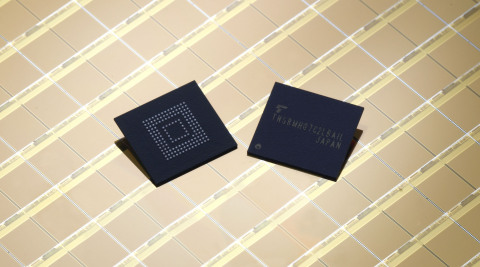 Toshiba: e∙MMC(TM) Version 5.1 Compliant embedded NAND Flash Memory (Photo: Business Wire)