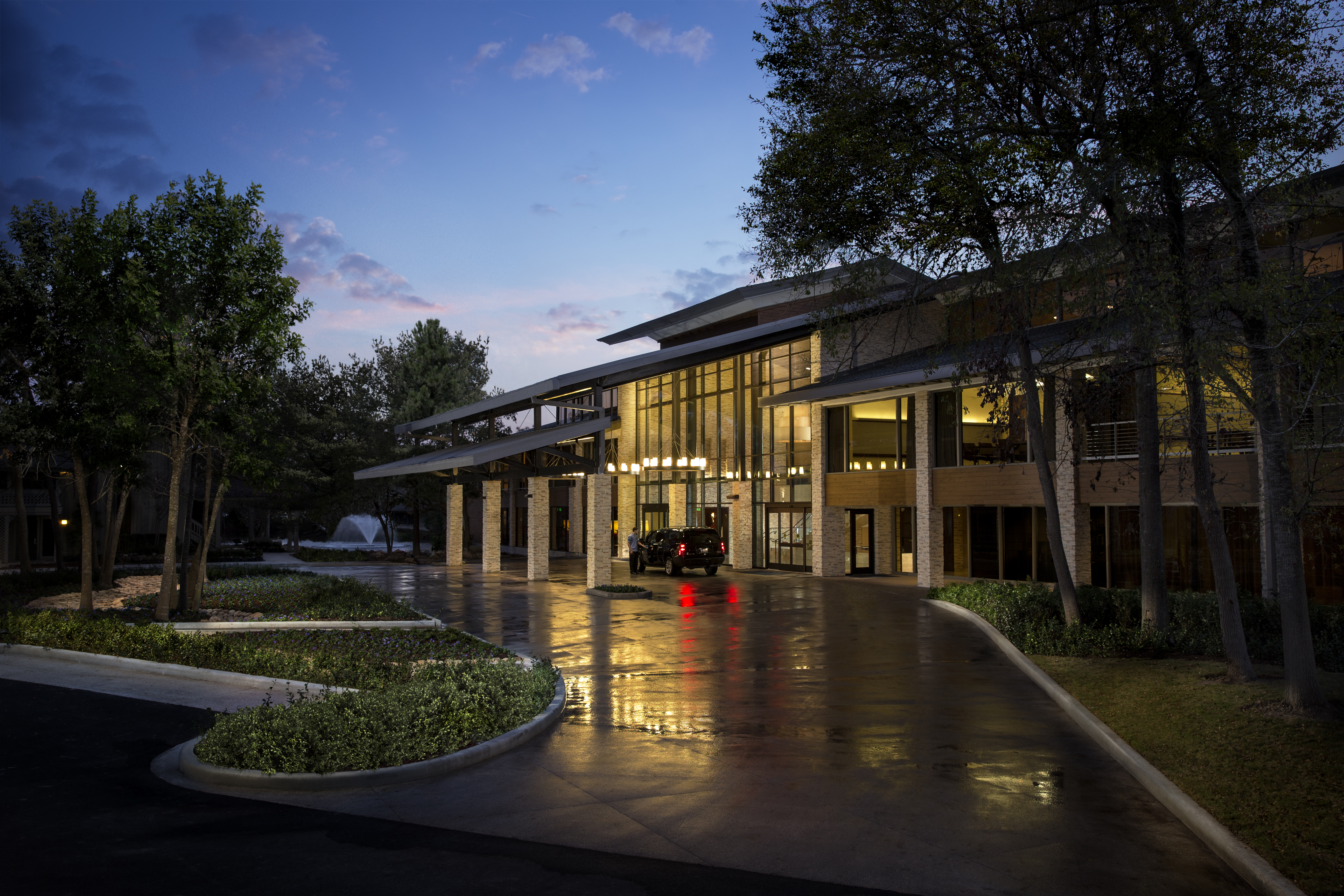 Contemporary Hotel in The Woodlands, Texas