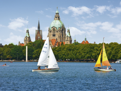 View of Hannover´s New Town Hall from Maschsee Lake. Copyright: HMTG. The United States of America will be the partner country for the HANNOVER MESSE 2016 trade show. (Photo: Business Wire)