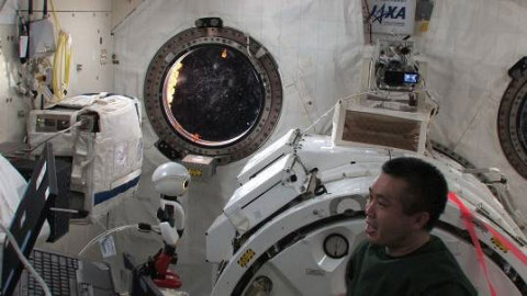 Commander Wakata and Kirobo (Photo: Business Wire)