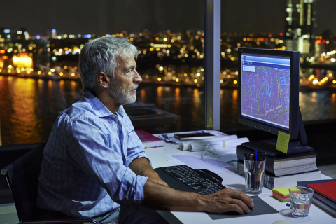 Philips CityTouch enables cities to control their street lighting through mobile and cloud-based technologies (Photo: Business Wire).
