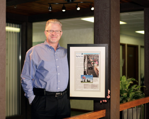 Digi-Key's VP of Business Development, Paul Dosser, accepted the award at the Progress Minnesota awards banquet, hosted by Finance & Commerce on April 9th at the Minneapolis Hyatt Regency. (Photo: Business Wire)