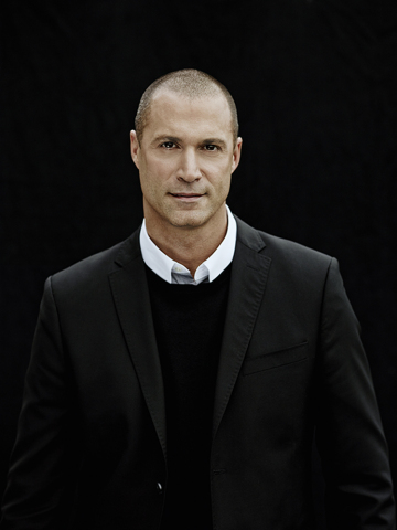 Nigel Barker partners with Macy's for Asian Pacific American Heritage Month. (Photo: Business Wire)