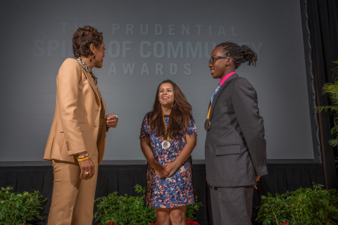 "Good Morning America" co-anchor Robin Roberts congratulates Carolina Gonzalez, 18, of Coral Gables (center) and N'Jhari Jackson, 12, of Tampa (right) on being named Florida's top two youth volunteers for 2015 by The Prudential Spirit of Community Awards. Carolina and N'Jhari were honored at a ceremony on Sunday, May 3 at the Smithsonian's National Museum of Natural History, where they each received a $1,000 award. (Photo: Zach Harrison Photography)