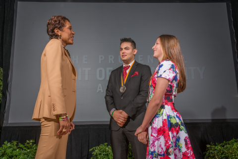 "Good Morning America" co-anchor Robin Roberts congratulates Conner Hagins, 18, of Johnstown (center) and Hanna Maier, 12, of Prospect Park (right) on being named Pennsylvania's top two youth volunteers for 2015 by The Prudential Spirit of Community Awards. Conner and Hanna were honored at a ceremony on Sunday, May 3 at the Smithsonian's National Museum of Natural History, where they each received a $1,000 award. (Photo: Zach Harrison Photography)