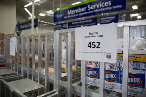 Club Pickup allows members to order thousands of items from paper towels to fresh produce to printer ink and have them ready for pick up at all U.S. Sam's Club locations at no additional cost. (Photo: Business Wire)