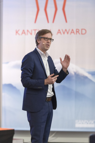 Fredrik Härén talked about business creativity and how combining ideas can lead to new, important solutions. (Photo: Business Wire)