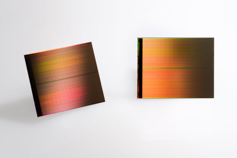 3D XPoint™ technology is up to 1000x faster than NAND and an individual die can store 128Gb of data (Photo: Business Wire)
