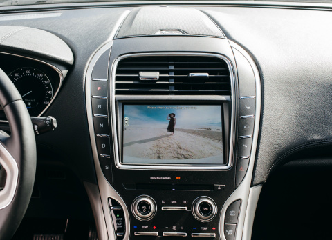 The all-new 2016 Lincoln MKX with an available 360-degree camera makes discovering the unseen an artful exercise.