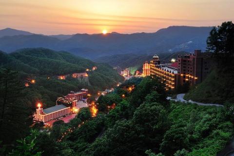 The premises of Holy Eden Church, where 'Culture Center' is located, have 36 leisure and sport facilities including 600-seat international tennis court and 5-star hotel with 550 rooms, which are to be opened soon, as well as a soccer field and a baseball field. (Photo: Business Wire)