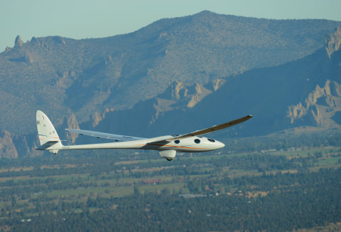 Perlan 2 over Central Oregon during first flight (Photo: Business Wire) 