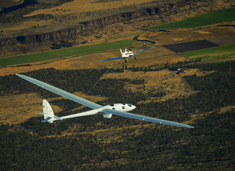 Perlan 2 separates from towplane during first flight (Photo: Business Wire) 