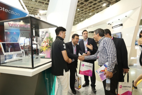 2015 COMPUTEX showground (Photo: Business Wire)