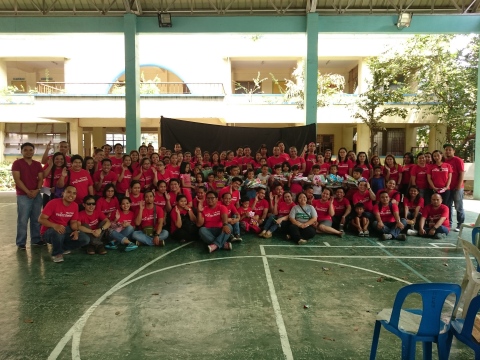 Wells Fargo volunteers help clean up a public school facility  (Photo: Business Wire)