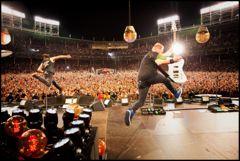 Pearl Jam performing live (Photo credit: Danny Clinch)