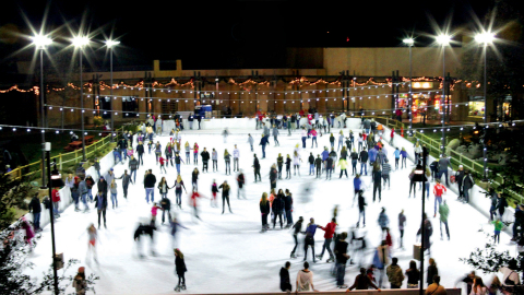 Guests at Viejas Outlets enjoying the holiday tradition of winter play on Southern California's largest outdoor ice skating rink. (Photo: Business Wire)