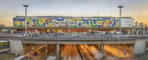 "Giant fresco by JC de Castelbajac_Paris-Orly" (Aéroports de Paris – Alain Leduc) 