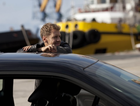 Sebastian Vettel beim Dreh des außergewöhnlichen Spots (Photo: Business Wire)