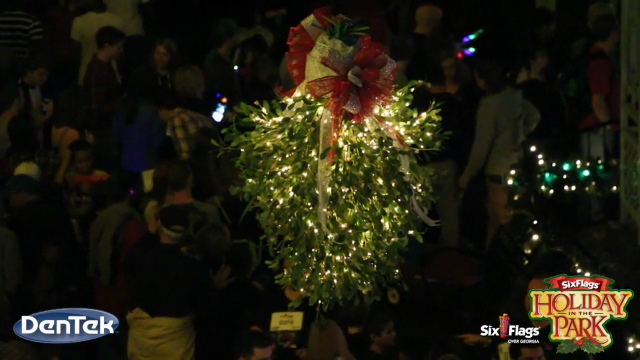 (Twitter Video - 30 Seconds) @SFOverGeorgia sets the #GUINNESSWORLDRECORDS title for Most Couples Kissing Under the Mistletoe. #HolidayInThePark #NothingMerrier @DenTek