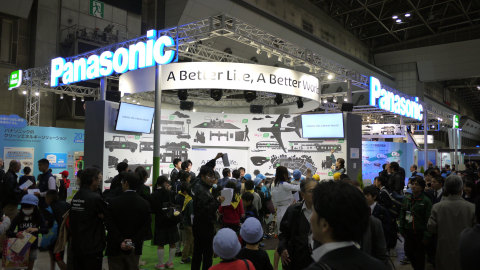 Panasonic ha presentato l’ultima “Zero-Eco House” e una cella a combustibile idrogeno a Eco-Products 2015