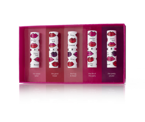 Shop Macy's stores and macys.com for last-minute gifts that are sure to please; Clinique Kisses 5-Piece Set (Photo: Business Wire)