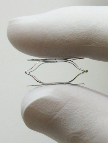MobiusHD™ Implant (Photo: Business Wire)