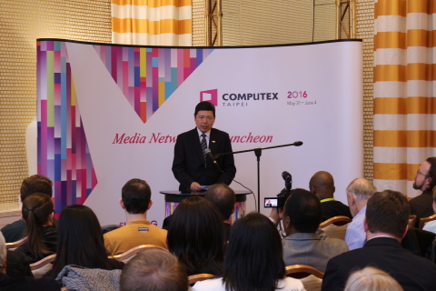 Walter Yeh, Executive Vice President of TAITRA, the organizer of COMPUTEX TAIPEI, hosts a media netw ... 