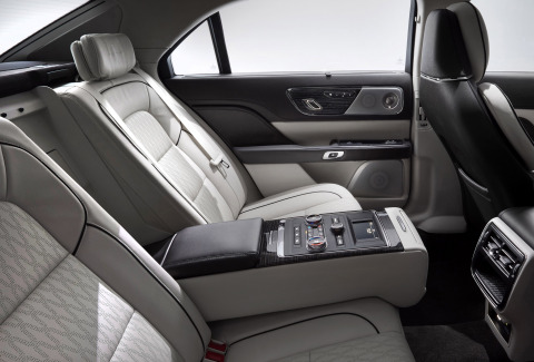 2017 Lincoln Continental interior - rear (Photo: Business Wire)