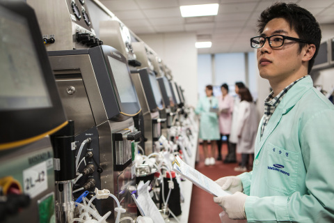 Engineers at the Samsung Bioepis R&D Center (Photo: Business Wire)